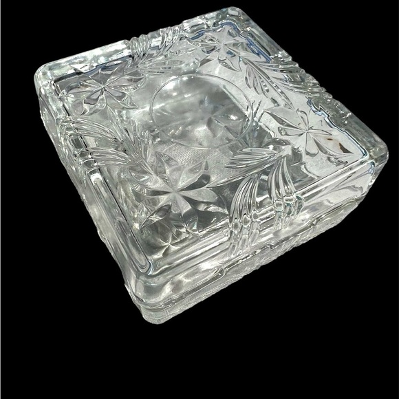 Vintage 1970  retro crystal/glass jewelry/trinket box. - Picture 1 of 6